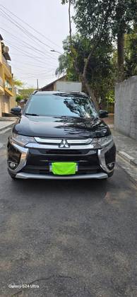 MITSUBISHI OUTLANDER 3.0 GT 4X4 V6 24V GASOLINA 4P AUTOMÁTICO MITSUBISHI OUTLANDER 3.0 GT 4X4 V6 24V GASOLINA 4P AUTOMÁTICO